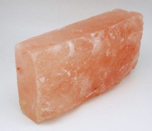 Кирпич из гималайской соли 20х10х5 см. рваный камень (Пакистан)